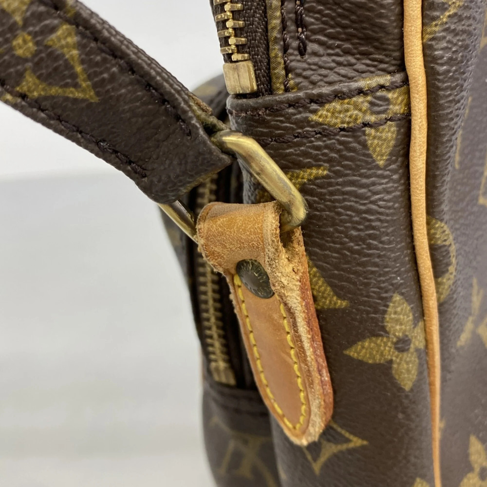 LOUIS VUITTON Brown Monogram Shoulder Bag - Picture 8 of 10